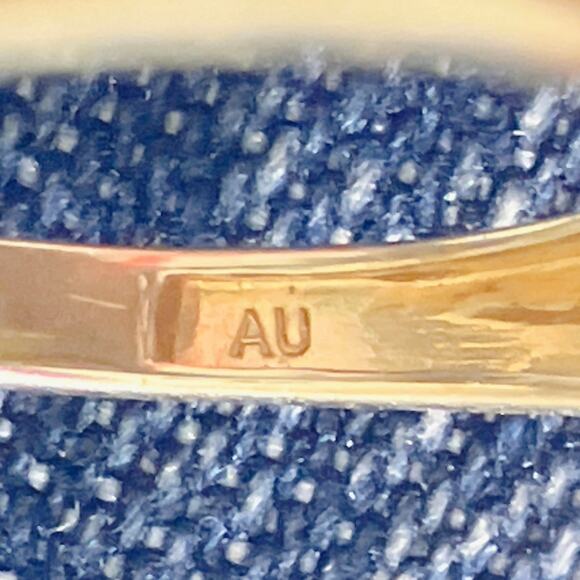 Solid 10k Yellow Gold Pear Cut Sapphire Ring Size 6.75 - Picture 12 of 15